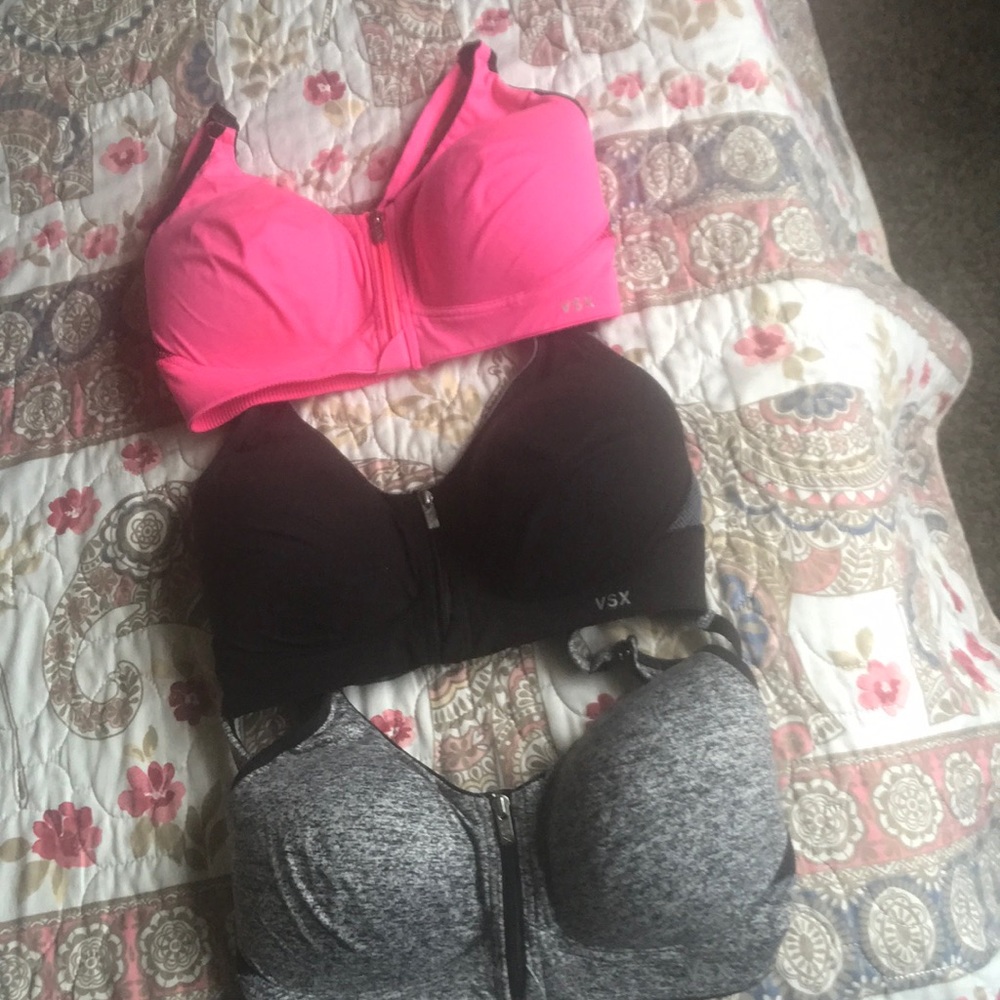 💕New 3 Sport VS Bra 32D 💕